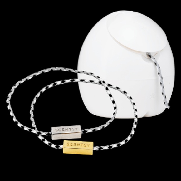 Scentsy Luna Scented Bracelet Kit - Picture 1 of 9